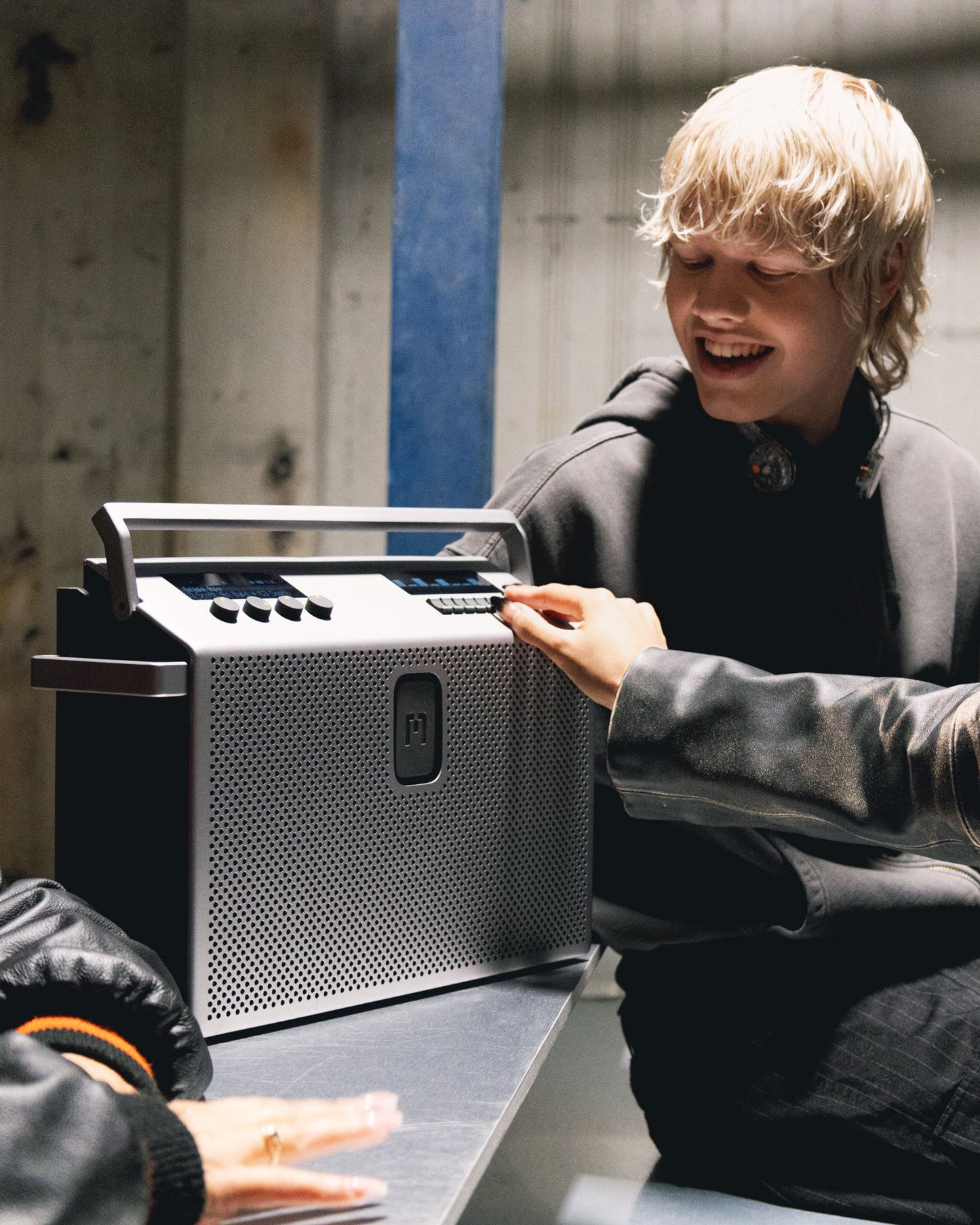 Mondo by Defunc Speaker Large - Silver